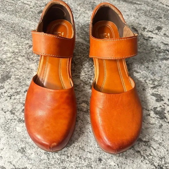 L’ARTISTE 39 Gloss Pansy leather velcro ankle strap comfort minimalist Mary Jane - Picture 3 of 10